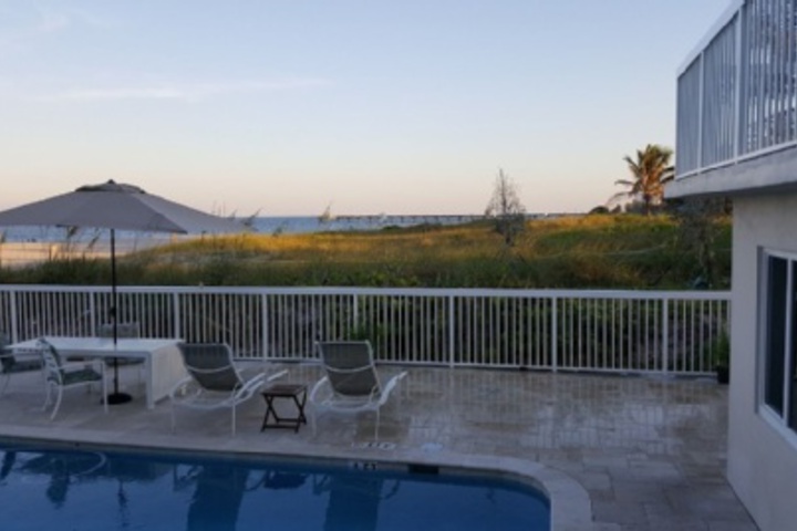 Sundeck 12 of 695