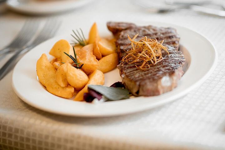 Dining 38 of 64