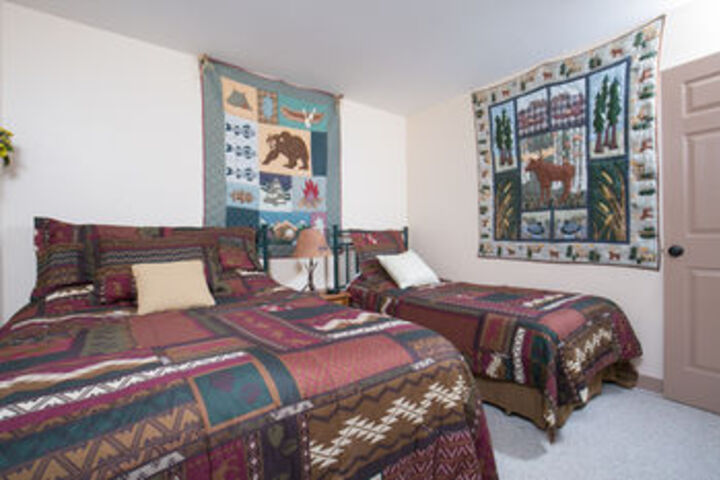 Room 6 of 16