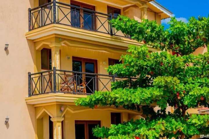 Hotel Exterior 42 of 50