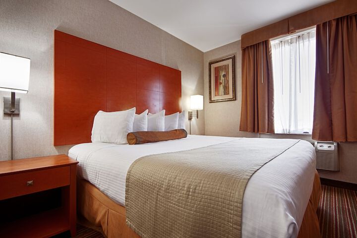 Room 4 of 23