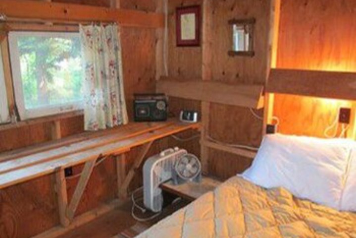 Room 9 of 37