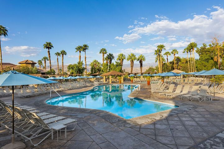 Hotel Pool