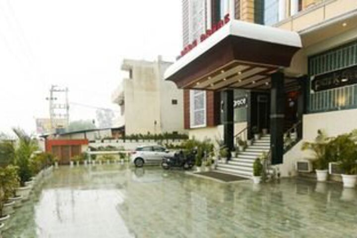 Hotel 13 of 32