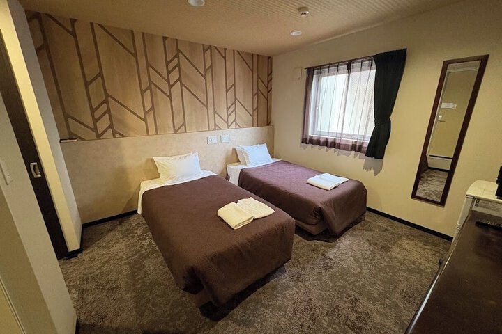 Room 10 of 17