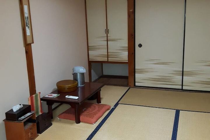 Room 2 of 29