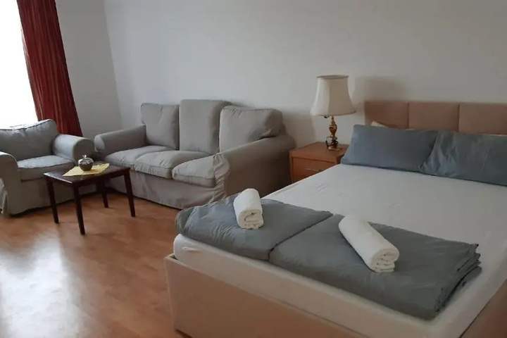 Room 3 of 7
