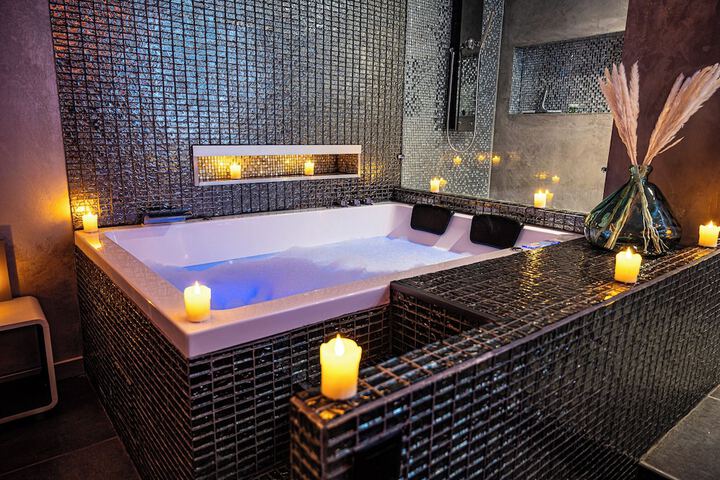 Hot Tub 23 of 27