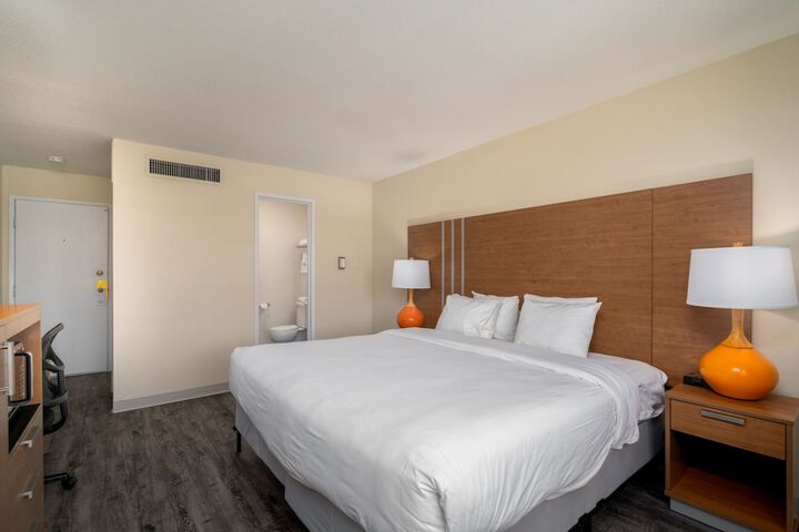 Room 9 of 17