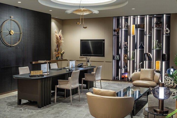 Concierge desk