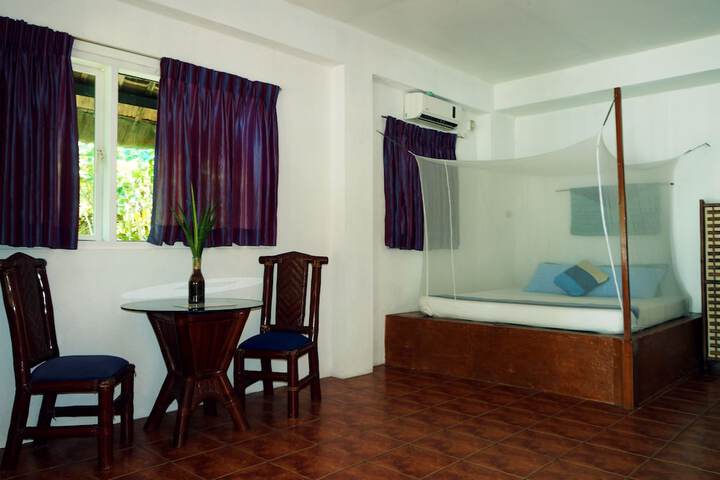 Room 2 of 79