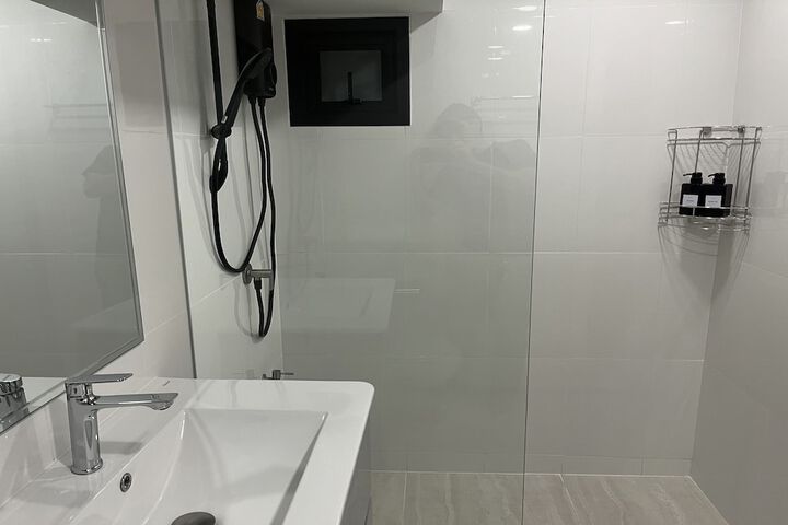Room 84 of 153