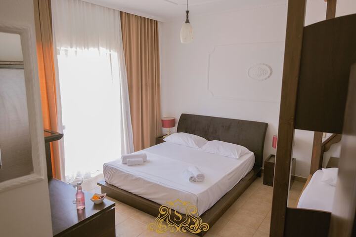 Room 34 of 129