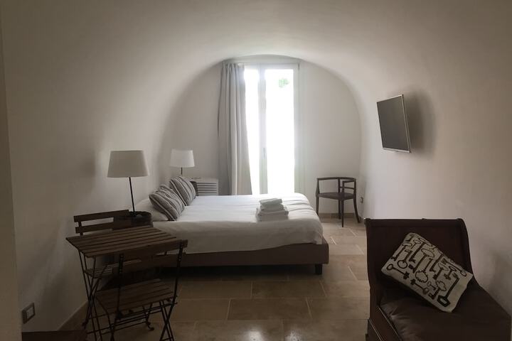 Room 10 of 44