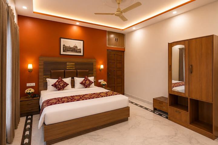 Room 13 of 32