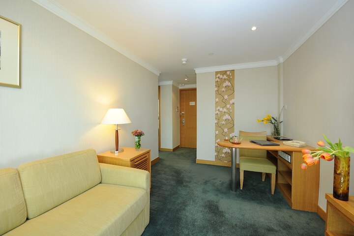 Room 25 of 62