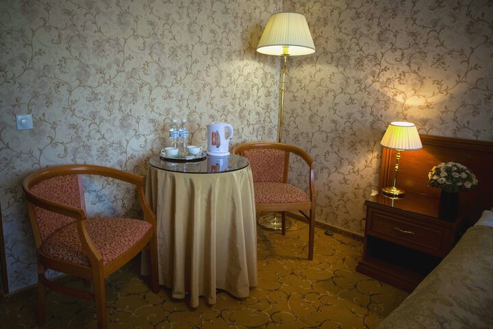 Room 12 of 22