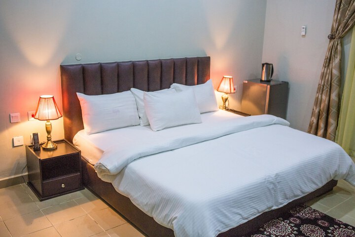 Room 8 of 41