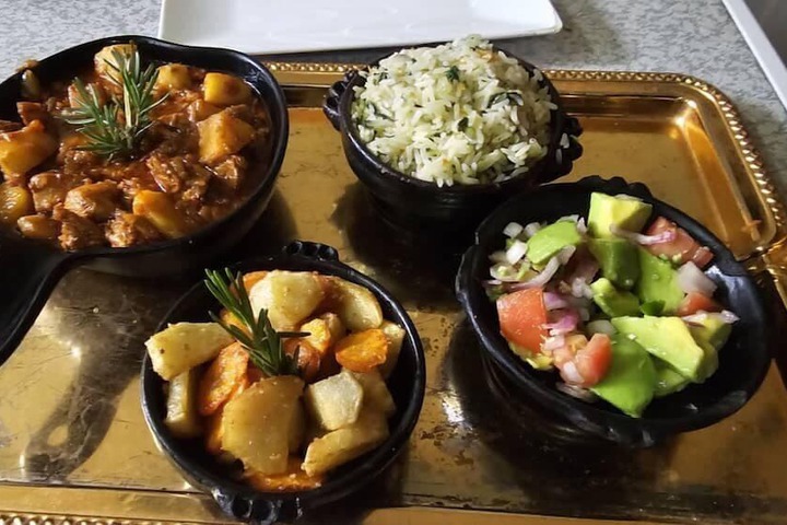 Dining 20 of 23
