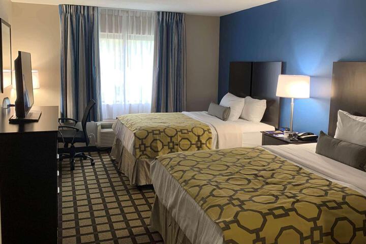 2 Queen Beds (1 of 7)