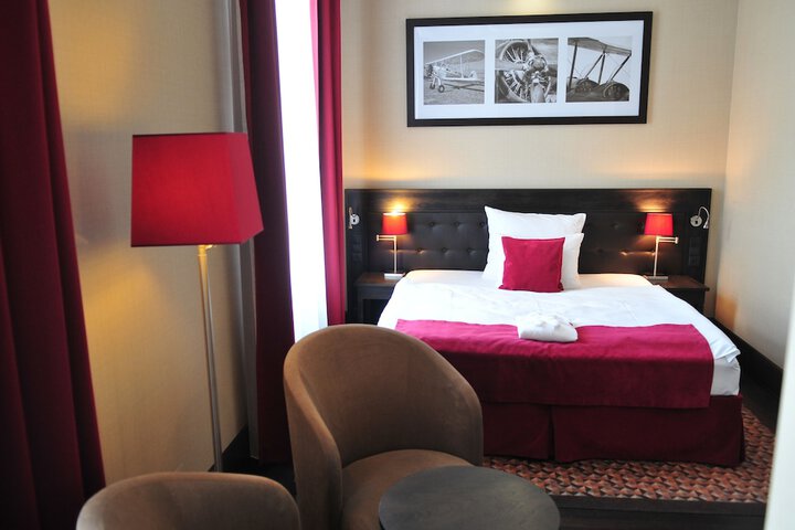Room 15 of 42