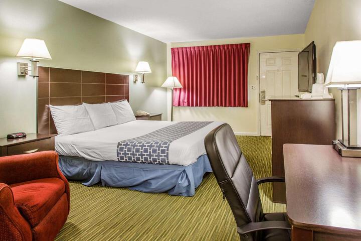 1 King Bed (1 of 9)