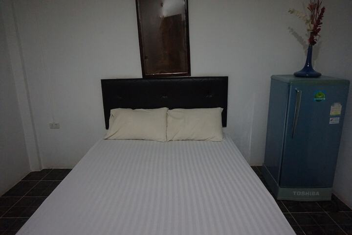 Room 11 of 19
