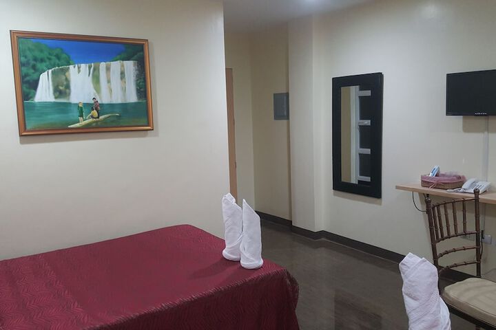 Room 18 of 105