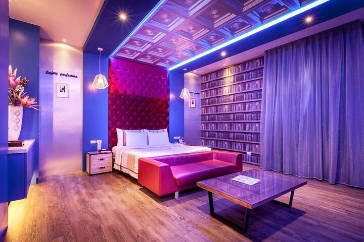 Room 14 of 62