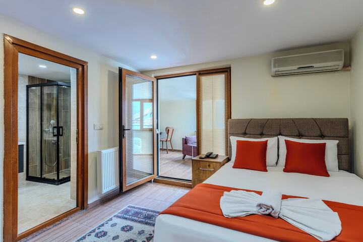 Room 32 of 71