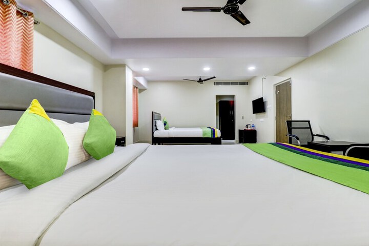 Room 15 of 37