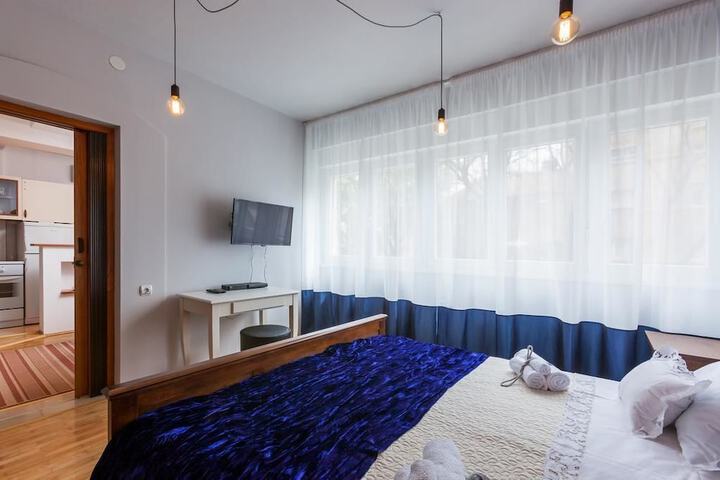 Room 58 of 180