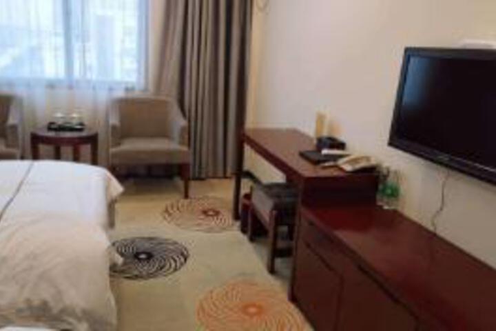 Room 7 of 9