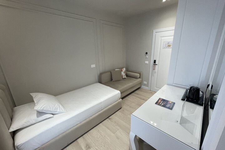 Room 20 of 92