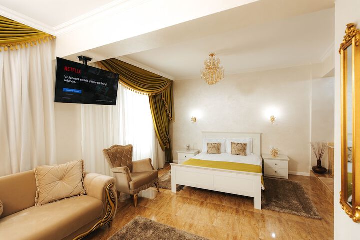 Room 25 of 136