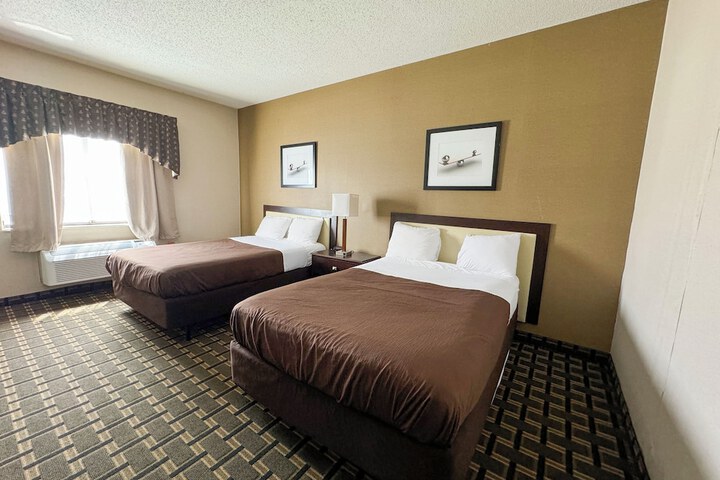 1 King Bed (8 of 11)