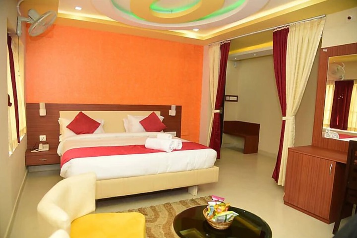 Room 8 of 14