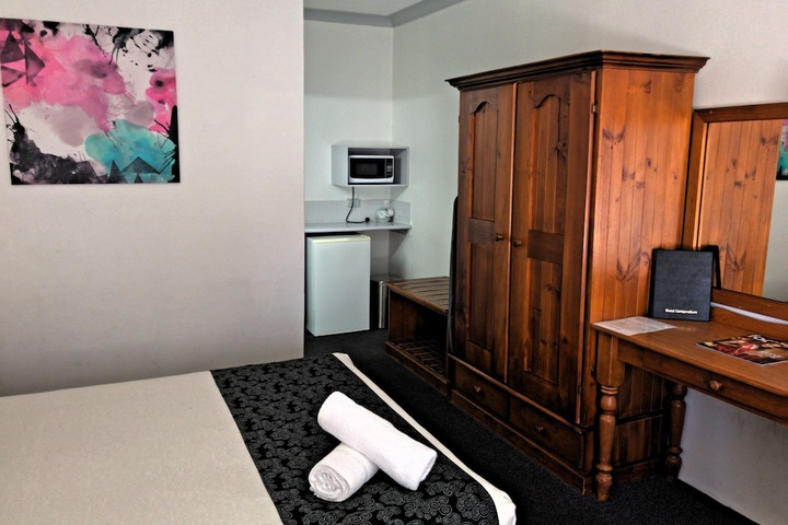 Room 14 of 32