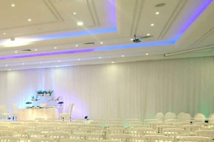 Ballroom/Hall 27 of 30