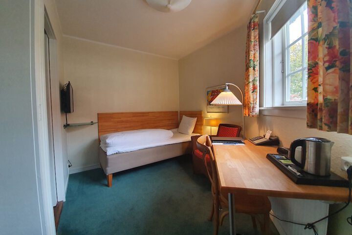 Room 46 of 151