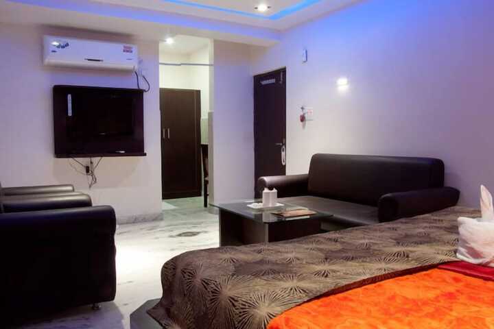 Room 5 of 30