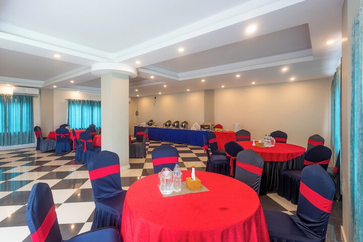 Ballroom/Hall 18 of 26