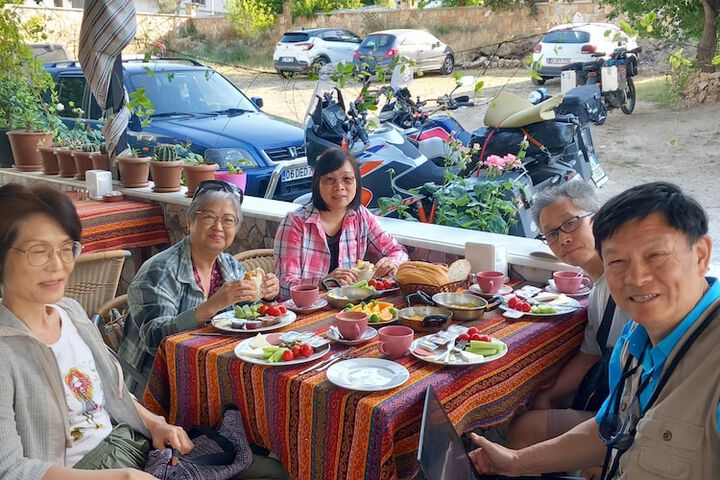 Dining 40 of 57