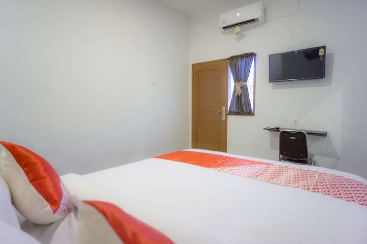 Room 18 of 32
