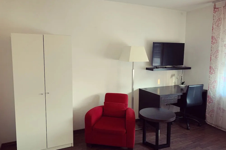 Room 2 of 11