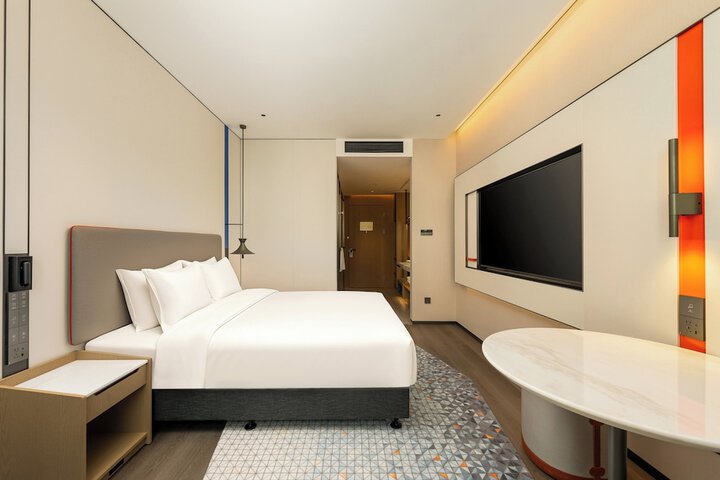 Room 37 of 77