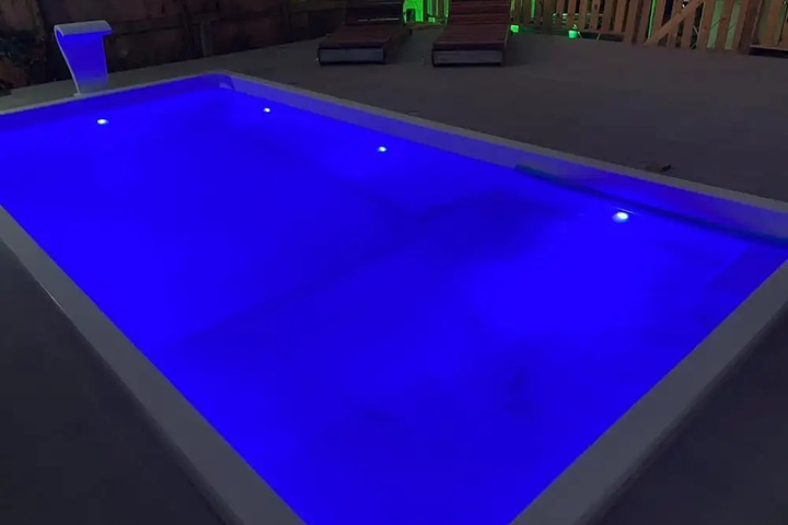 Pool 10 of 21