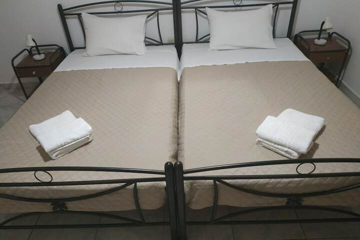 Room 4 of 61