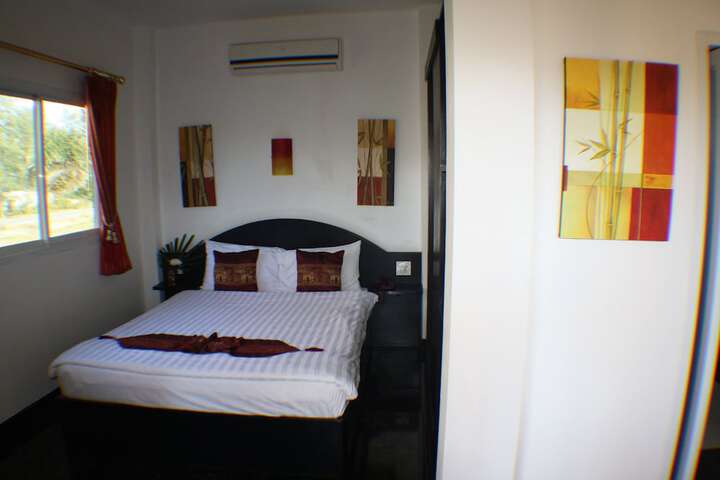 Room 16 of 159