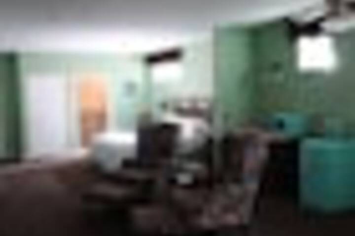 Room 32 of 42